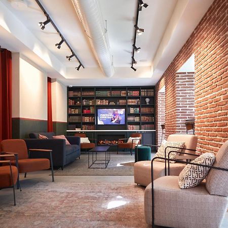 Latroupe Prado Hostel Мадрид Экстерьер фото