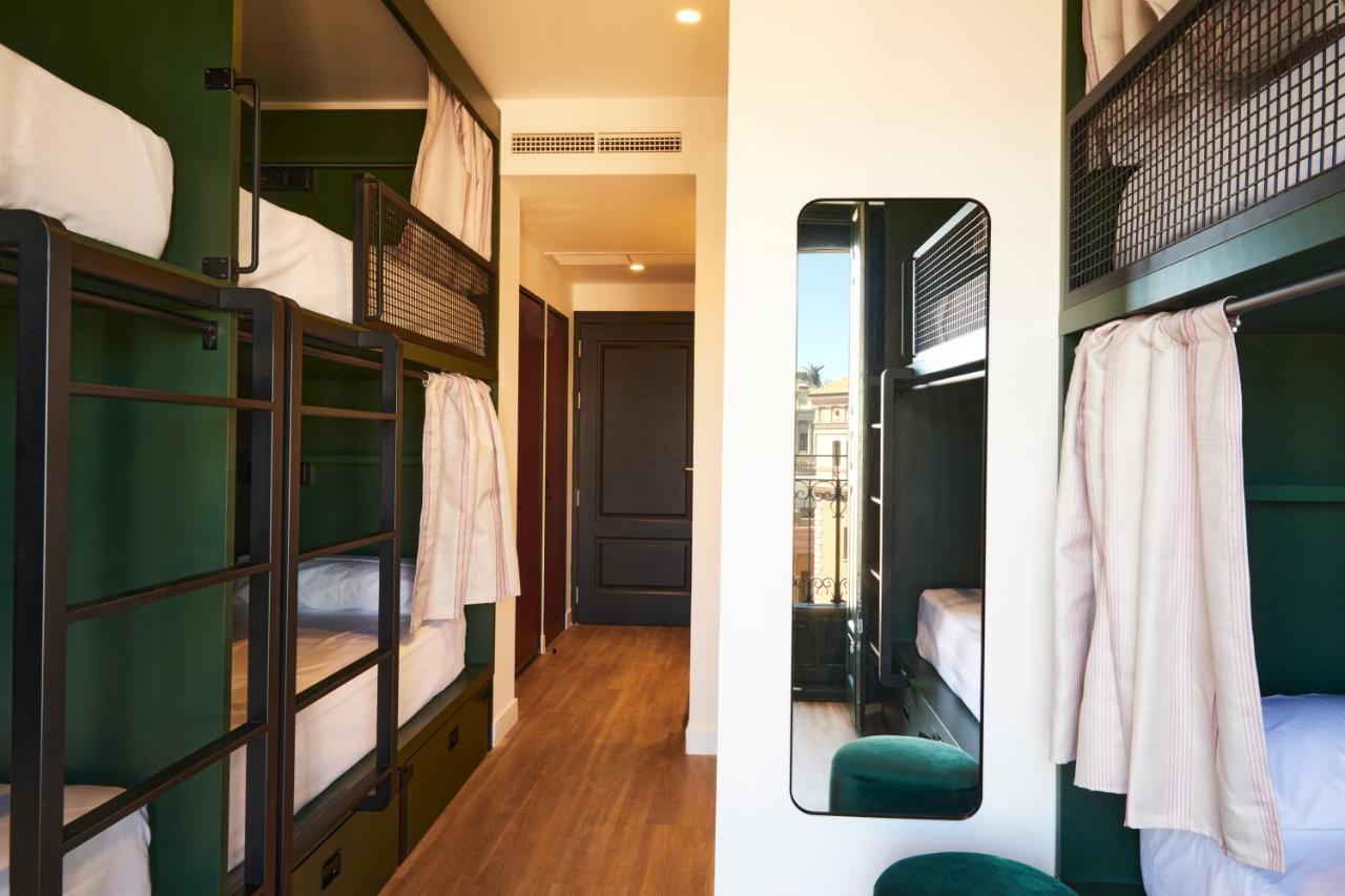 Latroupe Prado Hostel Мадрид Экстерьер фото