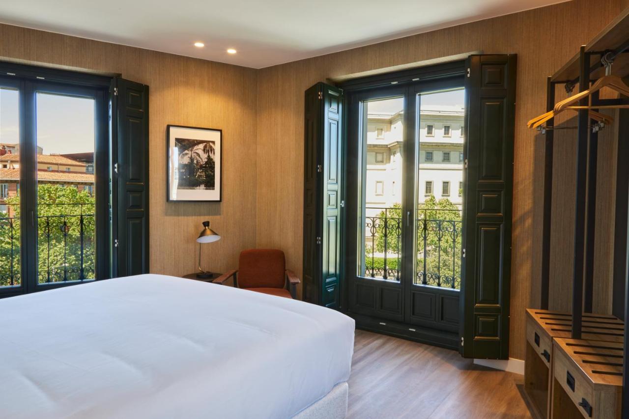 Latroupe Prado Hostel Мадрид Экстерьер фото
