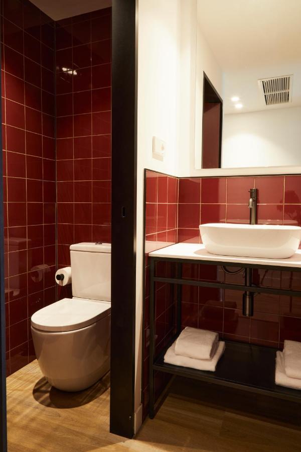 Latroupe Prado Hostel Мадрид Экстерьер фото