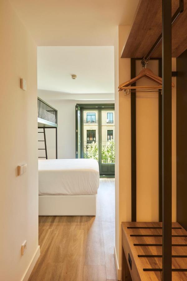 Latroupe Prado Hostel Мадрид Экстерьер фото