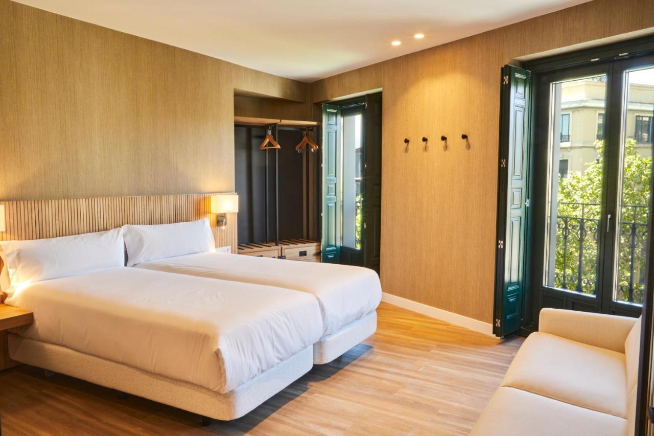 Latroupe Prado Hostel Мадрид Экстерьер фото