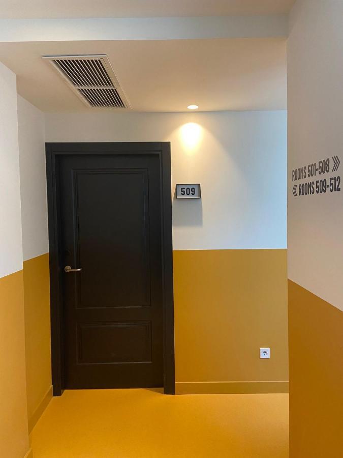 Latroupe Prado Hostel Мадрид Экстерьер фото